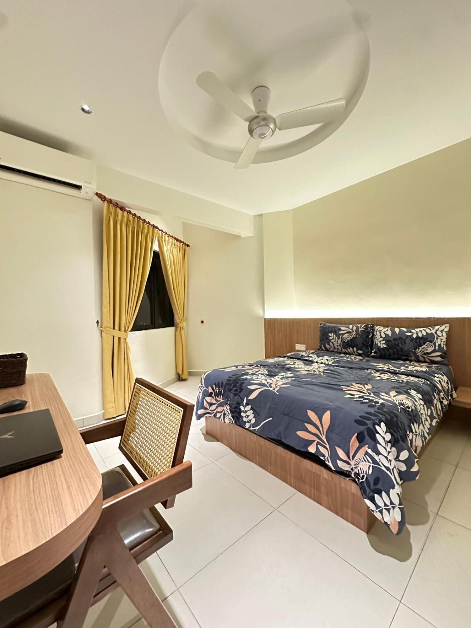 Newly Renovated Comfy Beachfront View At Seri Bulan Port Dickson Kültér fotó