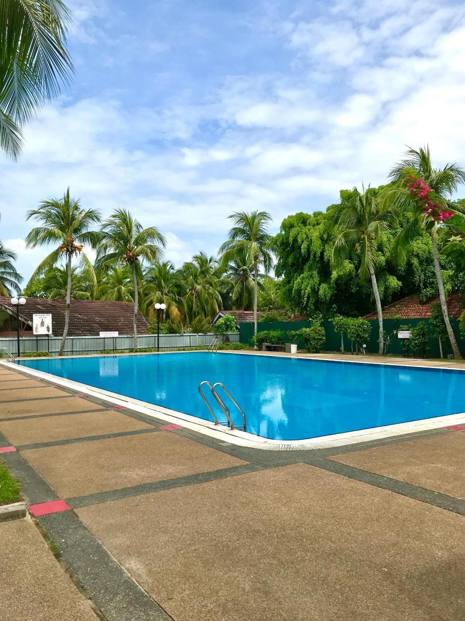 Newly Renovated Comfy Beachfront View At Seri Bulan Port Dickson Kültér fotó